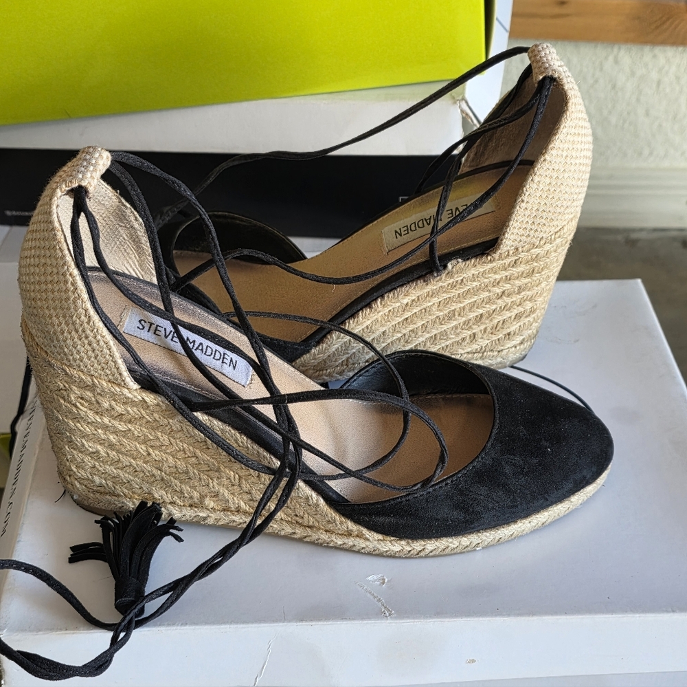 Steve Madden Black and Tan Wedge Espadrilles